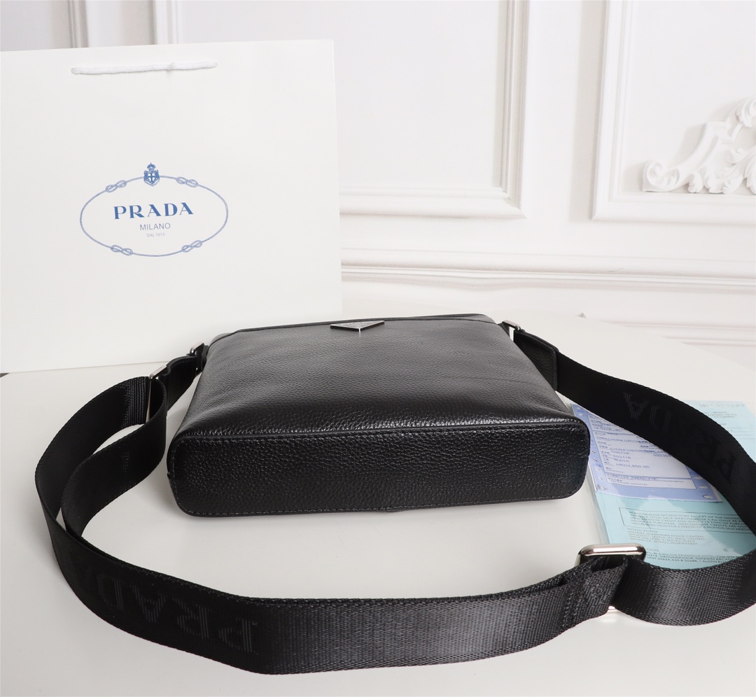 【2024】【PRADA 公式旗艦店】プラダ   ショルダーバッグ 当日出荷 好評に付き再入荷！25*27*5CM