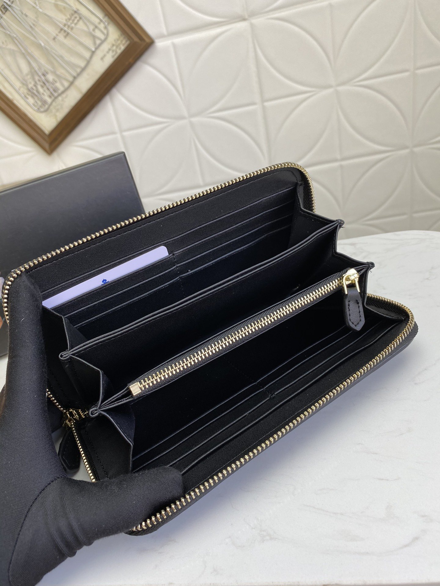 PRADA（プラダ） 財布19x12cm