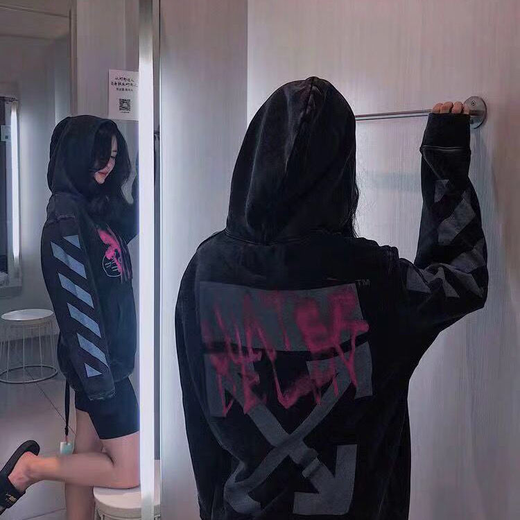 【2024】【OFF-WHITE 】男女兼用、ご好評に付き再入荷！