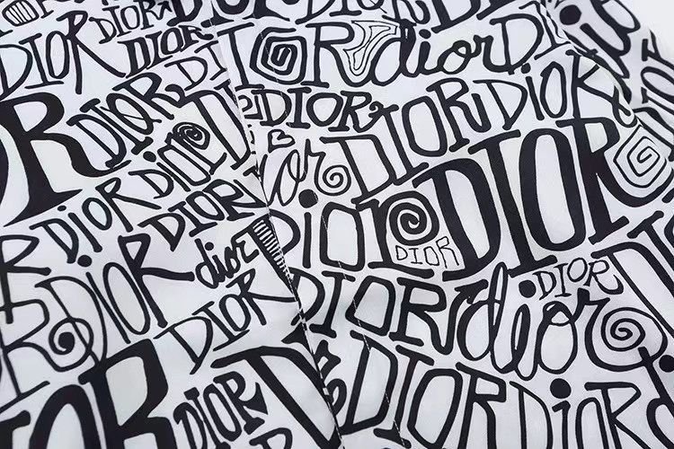 【 Dior 旗艦店】ご好評に付き再入荷！！