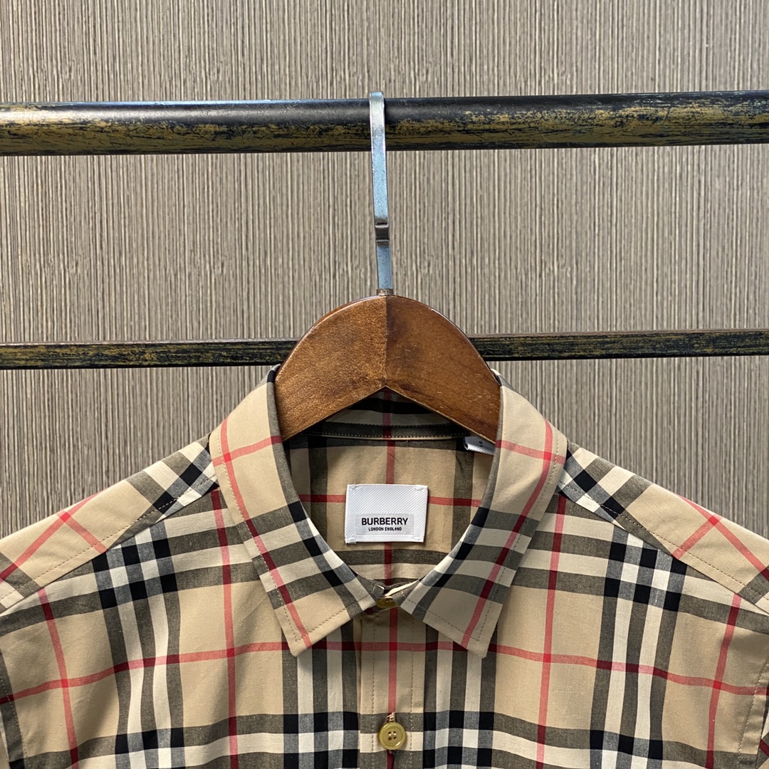 【BURBERRY 公式 旗艦店】バーバリー シャツ  ご好評に付き再入荷！