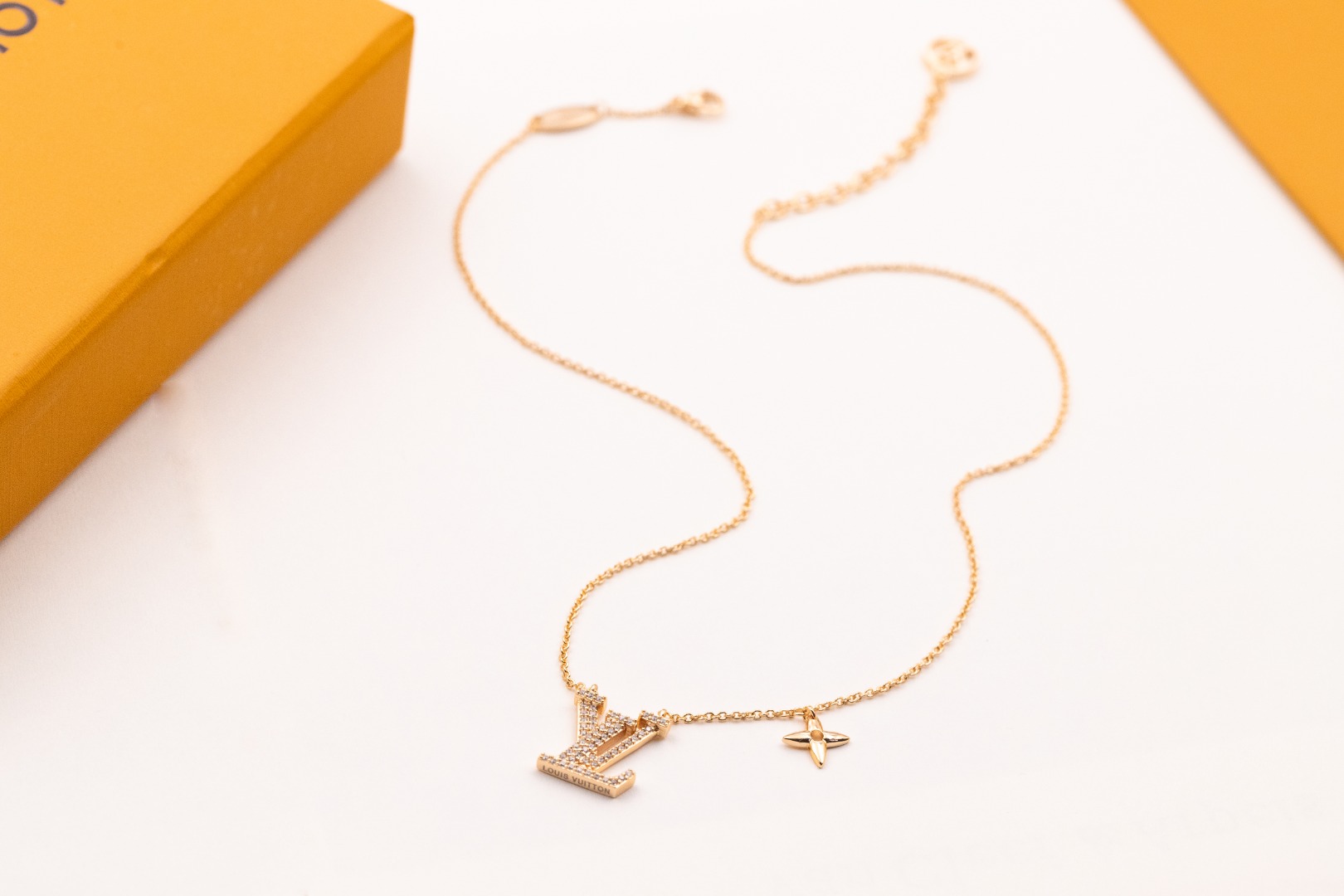 【2024】LV【 LOUIS VUITTON】ネックレス、新しいネックレス万能シンプルファッションオーナメント