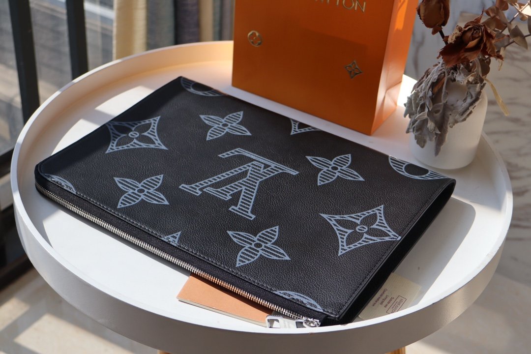 【2024】Louis Vuitton (ルイ・ヴィトン) バッグ 35x25x2 cm