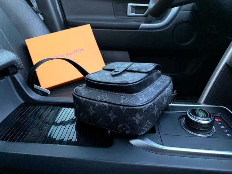 【2024】LV Louis Vuitton （ルイヴィトン） メッセンジャーバッグ 15x17x8cm