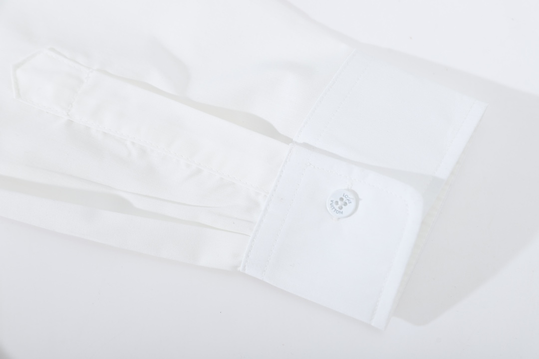 【LOUIS VUITTON】 ルイヴィトン シャツご好評に付き再入荷！