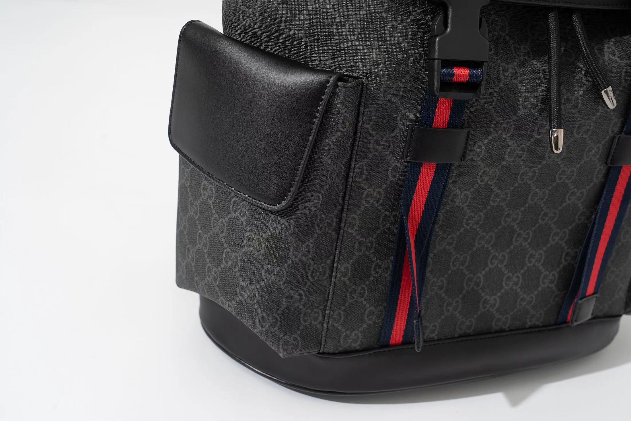 GUCCI メッセンジャーバッグ