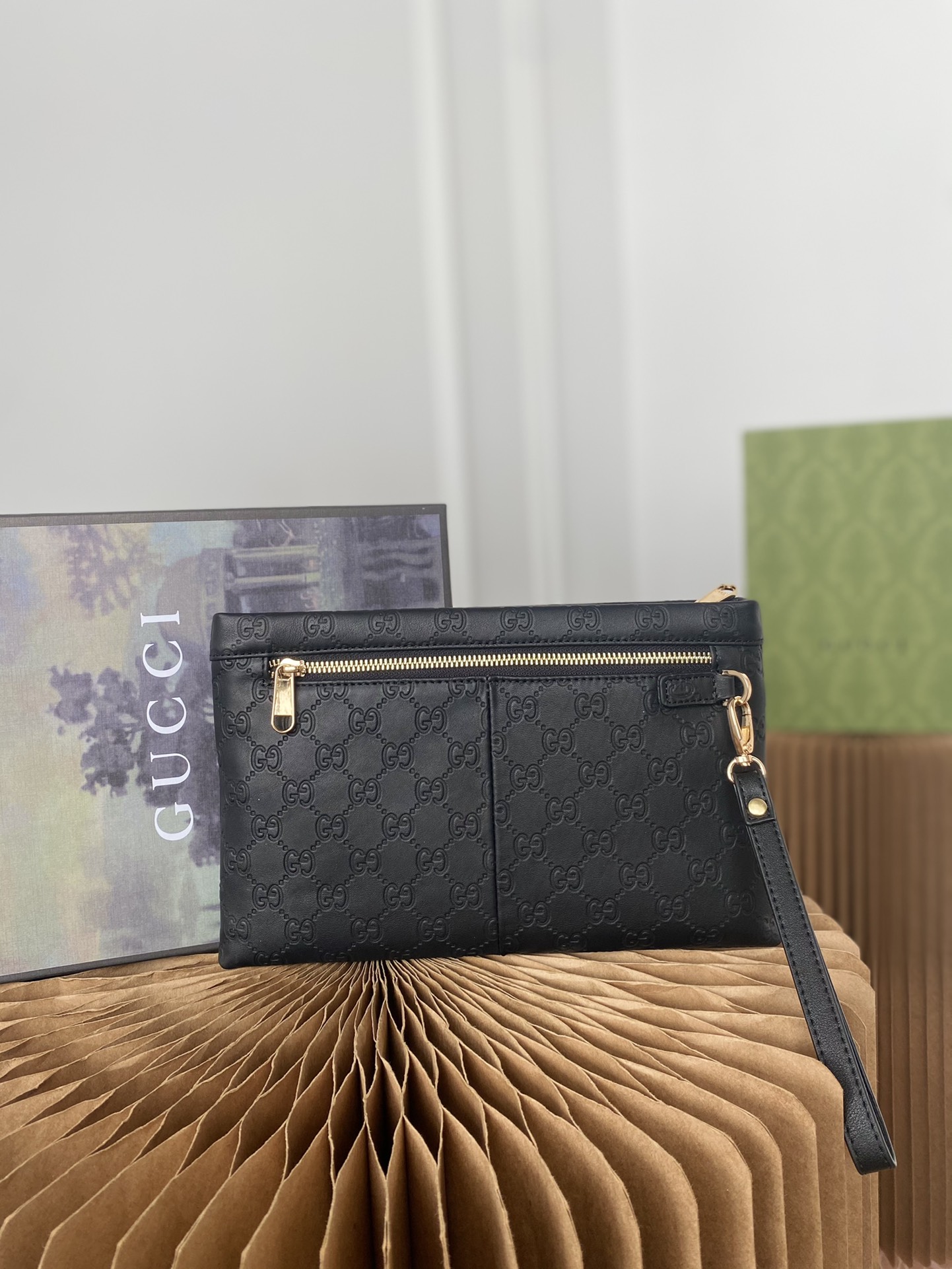 GUCCI（グッチ）クラッチバッグ 28*18 cm