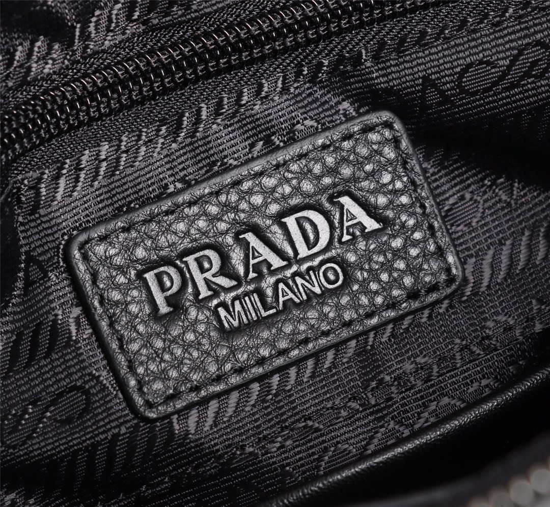 【2024】【PRADA 公式旗艦店】プラダ   ショルダーバッグ 当日出荷 好評に付き再入荷！25*27*5CM