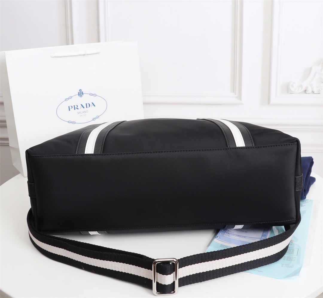 【2024】【PRADA  公式旗艦店】プラダ   ハンドバッグ  当日出荷 好評に付き再入荷！40*36*13CM