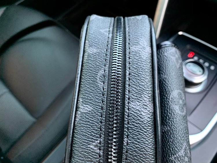 【2024】LV Louis Vuitton （ルイヴィトン） メッセンジャーバッグ 15x17x8cm