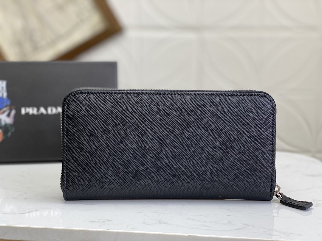 PRADA（プラダ） 財布19x12cm