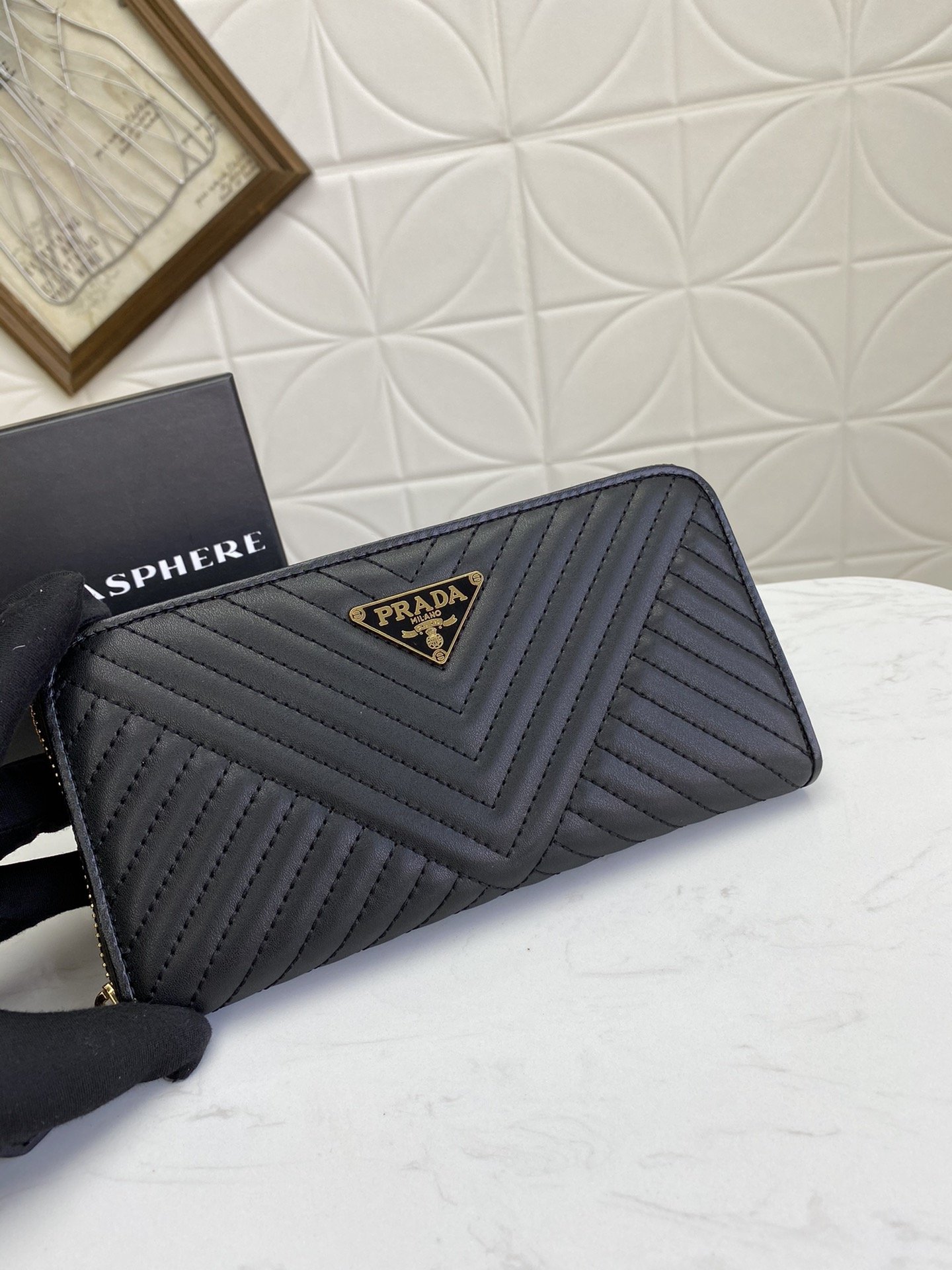 PRADA（プラダ） 財布19x12cm