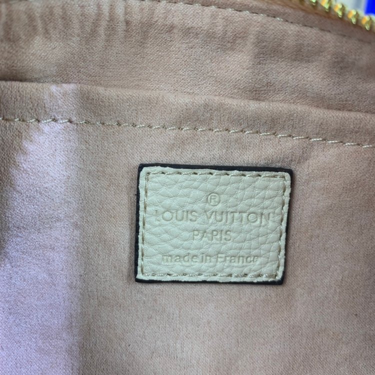 【2024】Louis Vuitton （ルイヴィトン） メッセンジャーバッグ 20x10x10cm