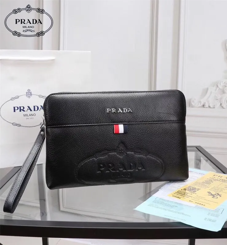 Prada クラッチバッグ