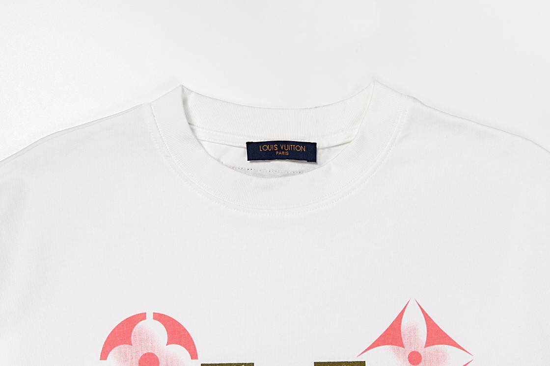 【2024】LV【Louis Vuitton】（ルイヴィトン）半袖Tシャツ