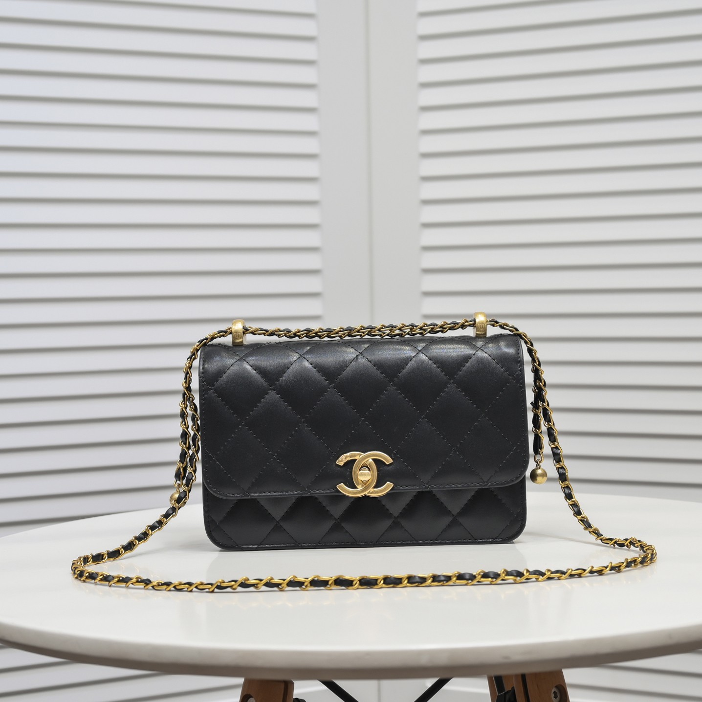 【CHANEL 公式旗艦店】シャネル   ショルダーバッグ   当日出荷 好評に付き再入荷！23*14*8CM