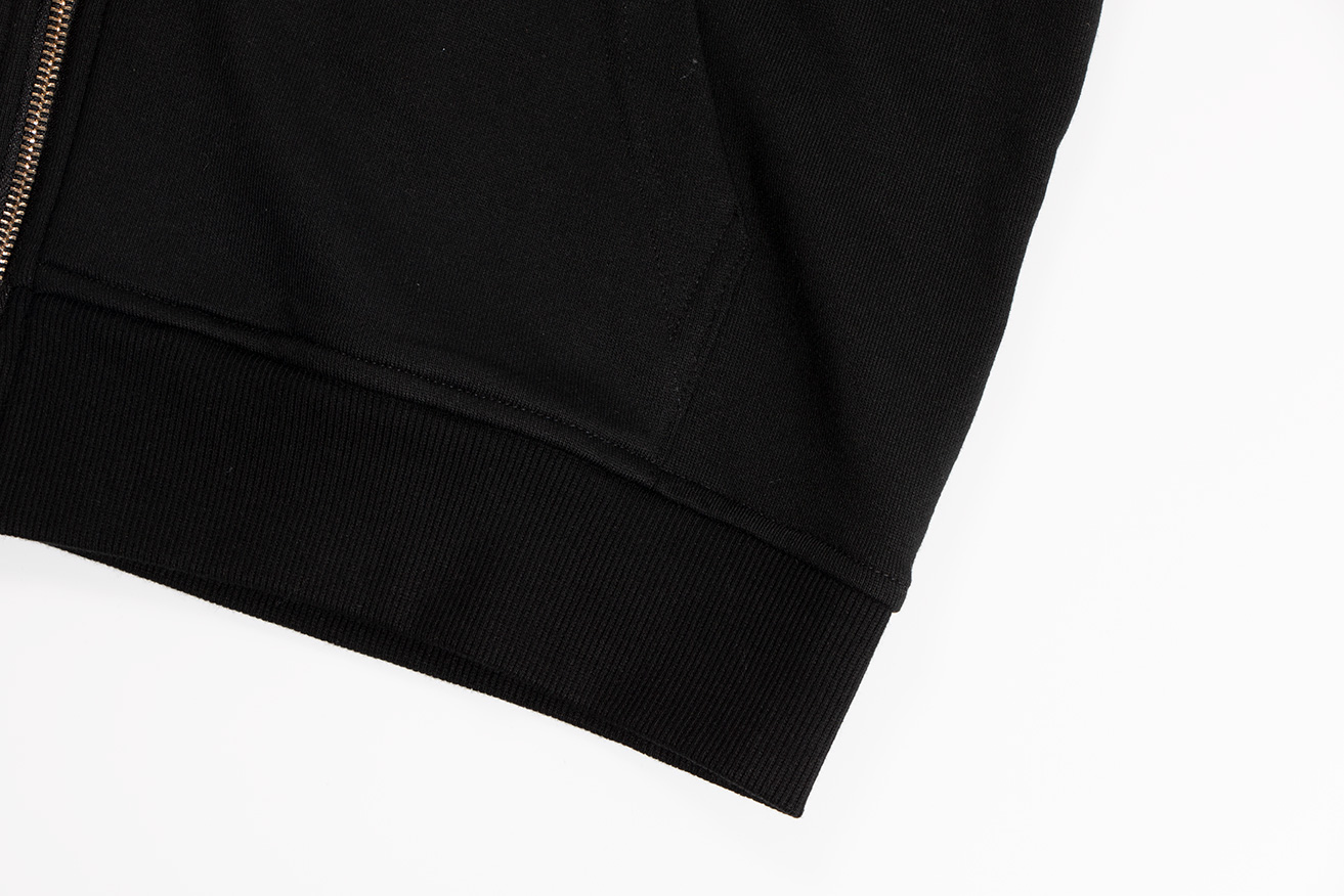 【BURBERRY 公式旗艦店】バーバリー   ジップパーカー 好評に付き再入荷！