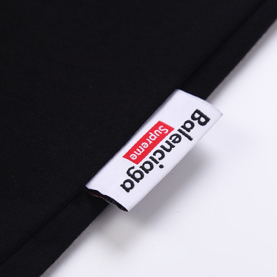 【BALENCIAGA 公式旗艦店】バレンシアガ   Tシャツ ご好評に付き再入荷！