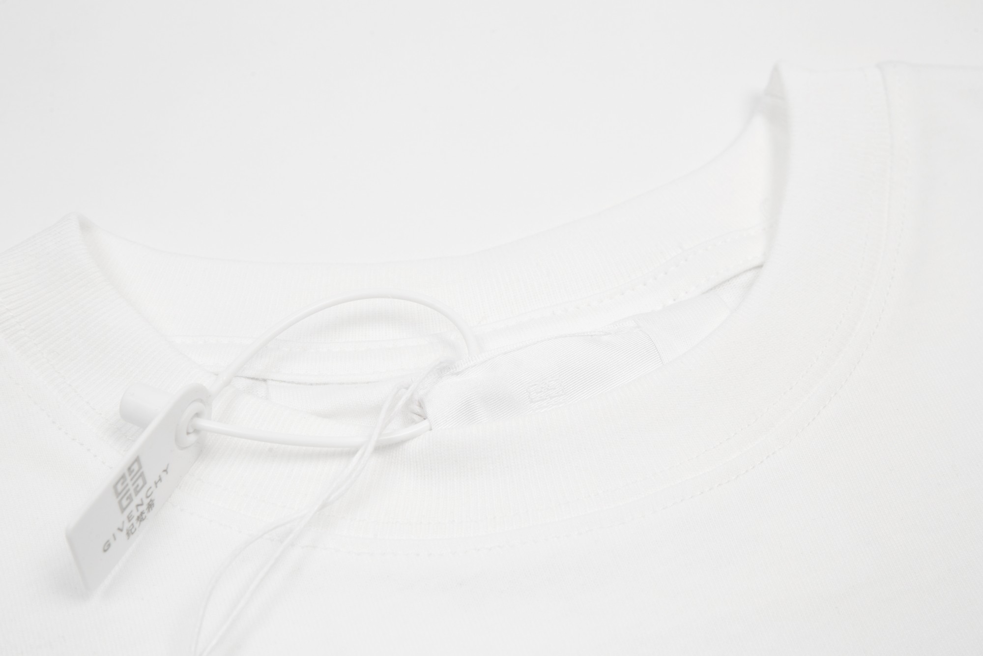 【GIVENCHY 公式旗艦店】ジバンシー     Tシャツご好評に付き再入荷！