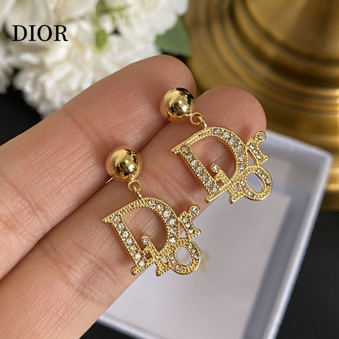 【DIOR】 ディオール  ファッションスタイルのイヤリング