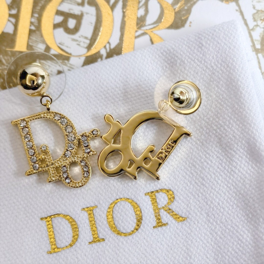 【DIOR】 ディオール  ファッションスタイルのイヤリング