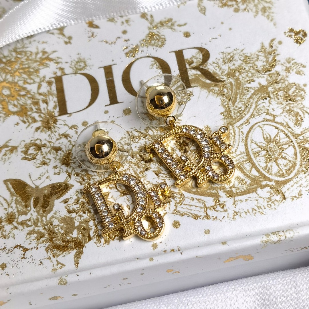 【DIOR】 ディオール  ファッションスタイルのイヤリング