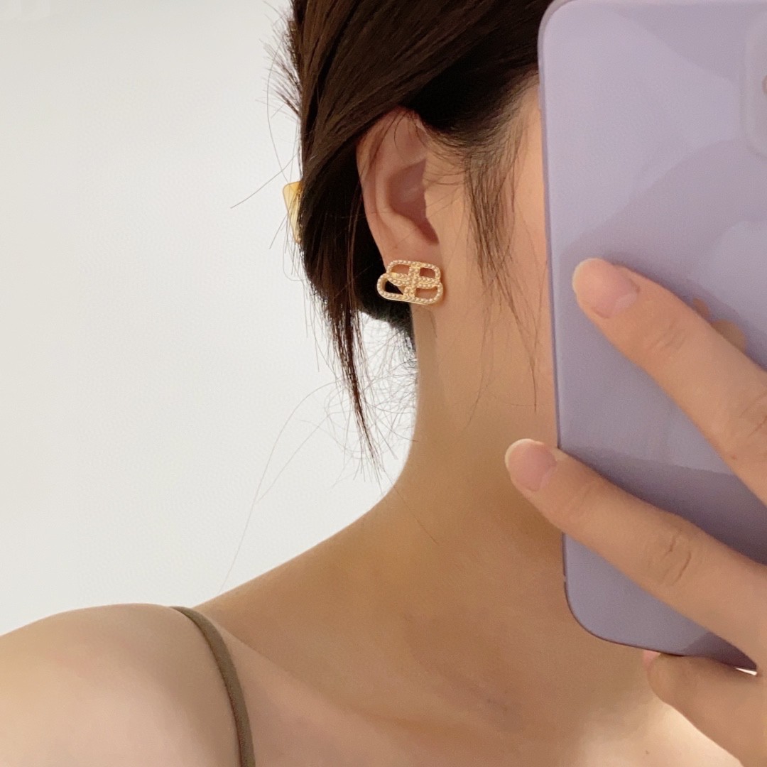 【BALENCIAGA】バレンシアガ    ファッションスタイルのイヤリング