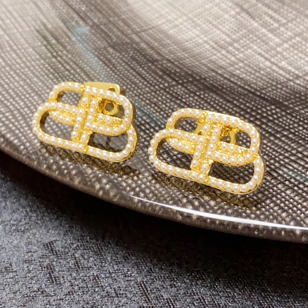 【BALENCIAGA】バレンシアガ    ファッションスタイルのイヤリング