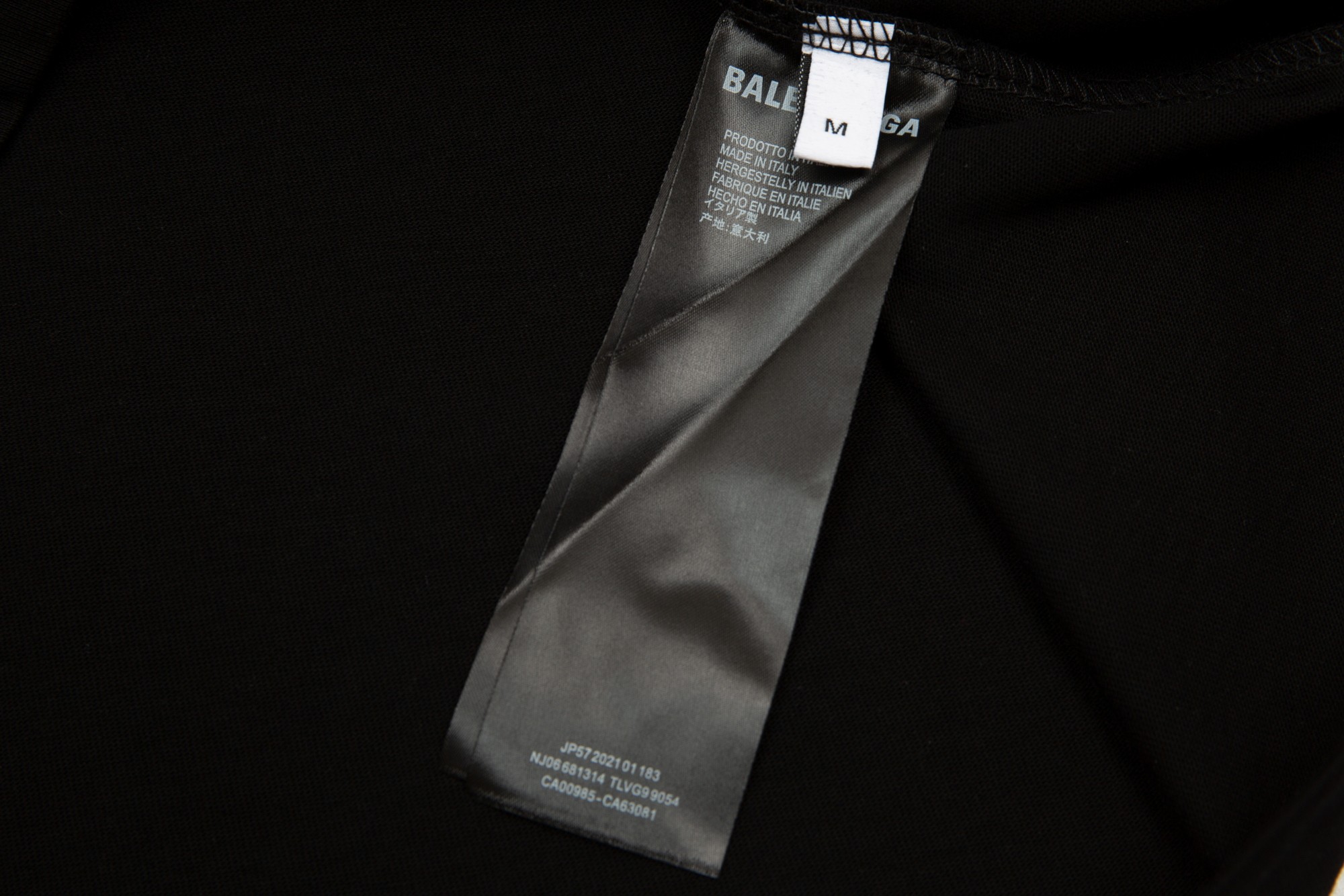 【BALENCIAGA  公式旗艦店】 バレンシアガ    Tシャツ ご好評に付き再入荷！