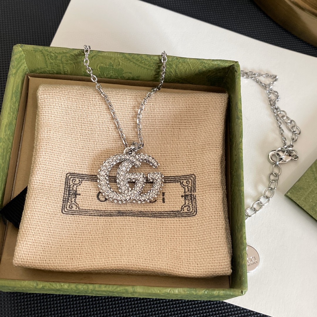 【2025】【GUCCI 】ネックレス、新しいネックレス万能シンプルファッションオーナメント