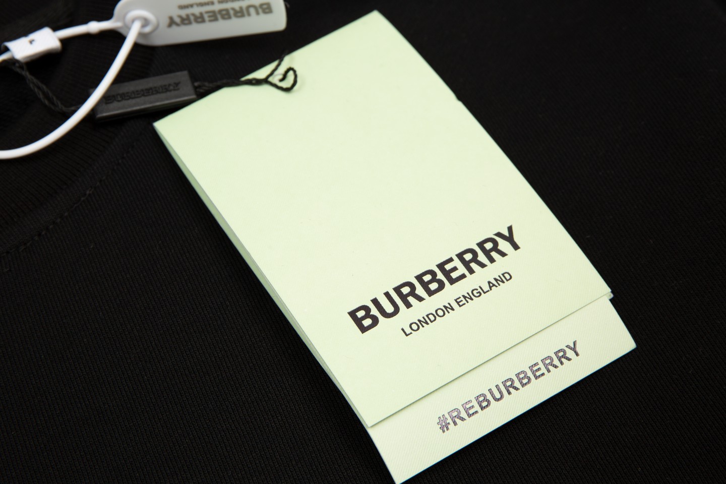 【BURBERRY  公式旗艦店】バーバリー 丸首の衛衣  パーカー ウェットご好評に付き再入荷！