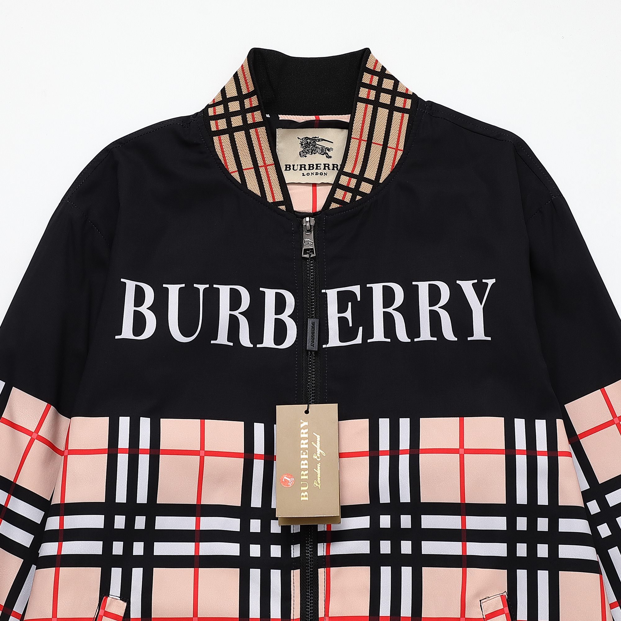 【BURBERRY 公式旗艦店】バーバリー ジャケット着好評に付き再入荷！