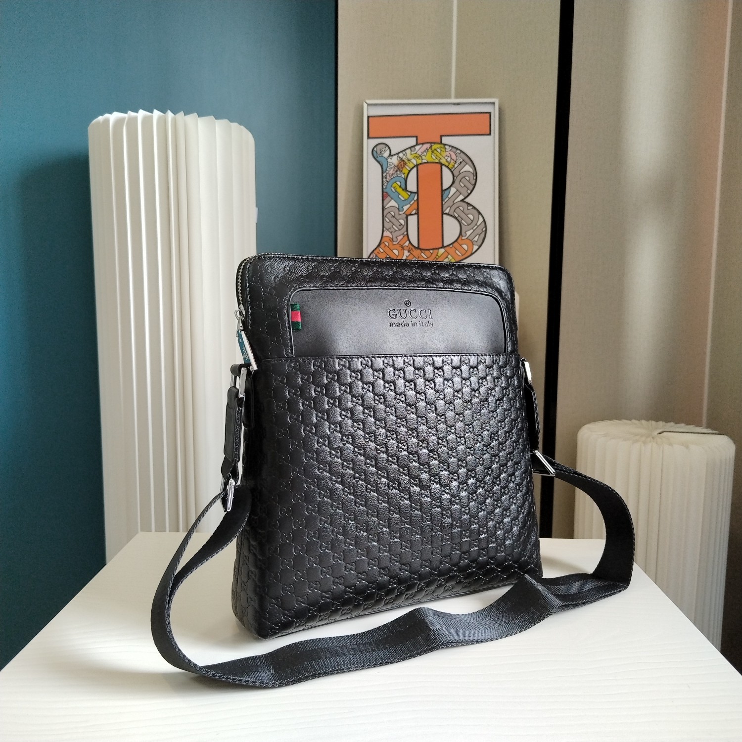 【2024】【GUCCI 公式 旗艦店】グッチ   ショルダーバッグ 当日出荷 好評に付き再入荷！26*28*5CM