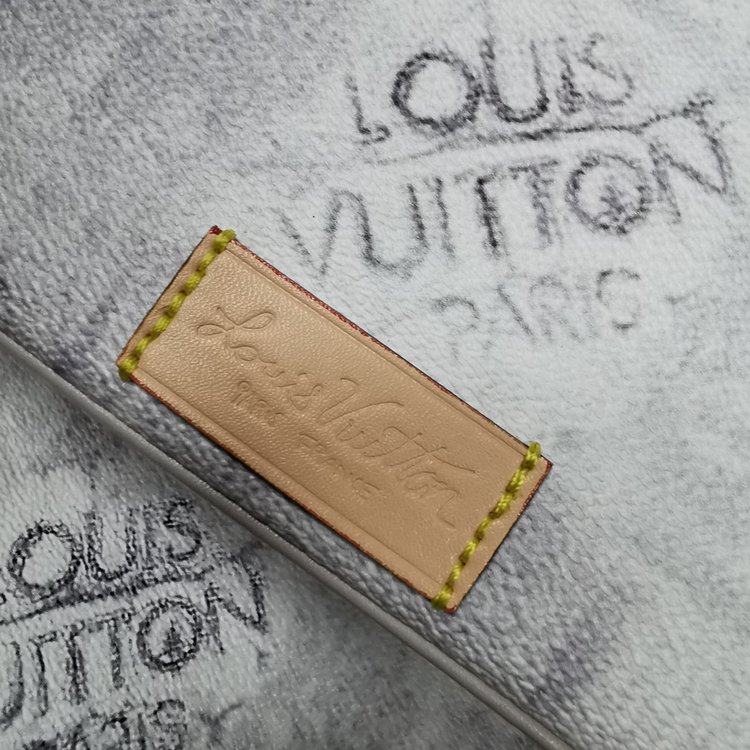 【2024】LV LouisVuitton ルイヴィトン 3点セット お得 M50068 M69443 M45320