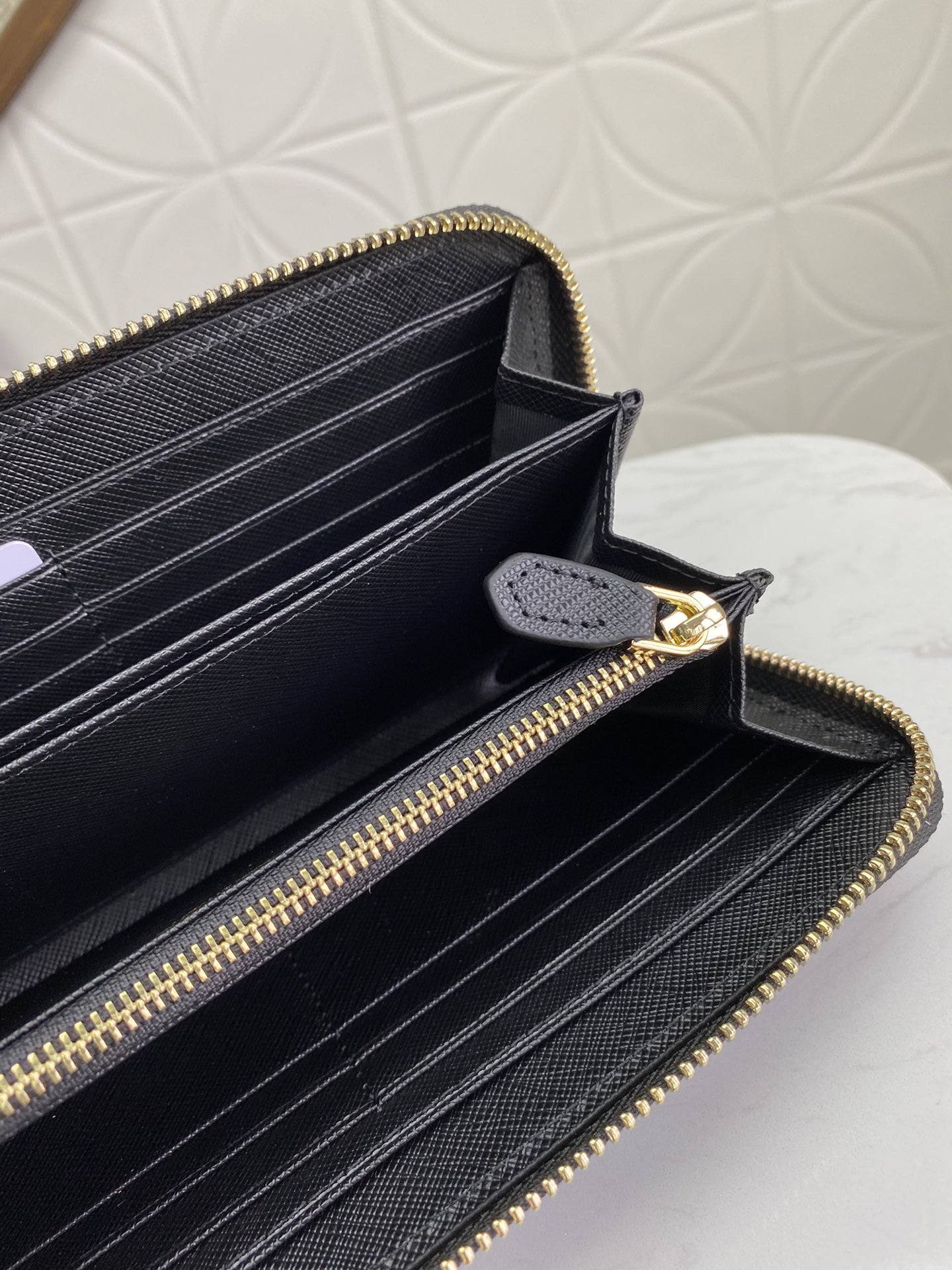 【2024】PRADA（プラダ） 財布19x12cm