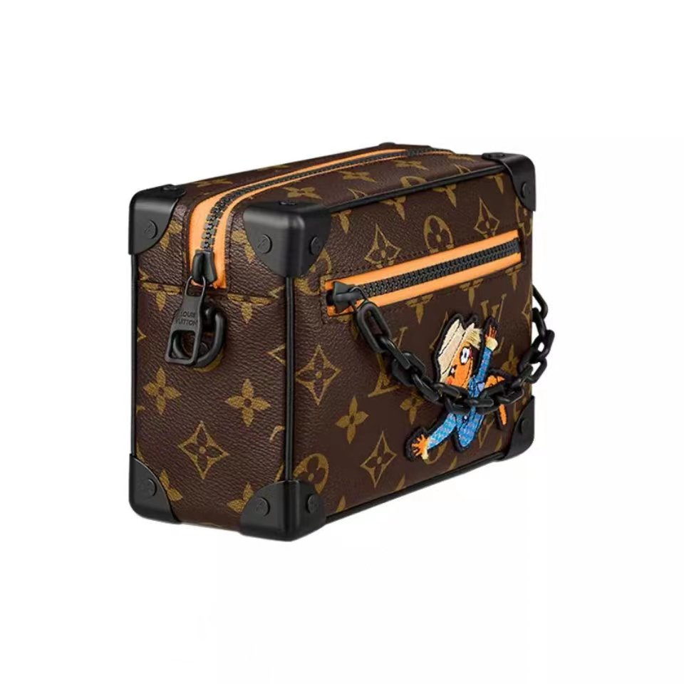 LOUIS VUITTON（ルイヴィトン） Soft Trunk 小さな四角いバッグ