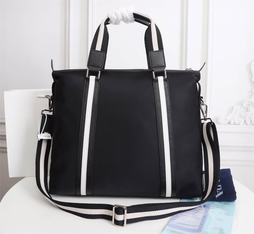 【2024】【PRADA  公式旗艦店】プラダ   ハンドバッグ  当日出荷 好評に付き再入荷！40*36*13CM