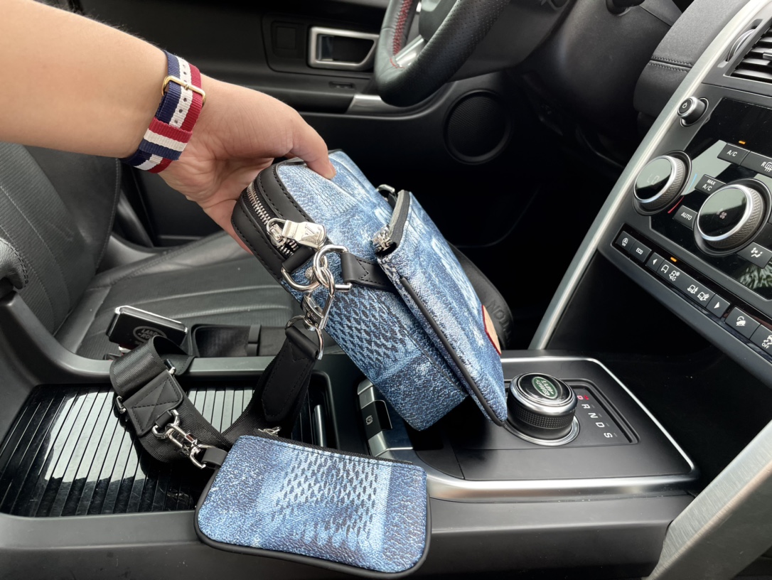 Louis Vuitton （ルイヴィトン） メッセンジャーバッグ スリーピーススーツ