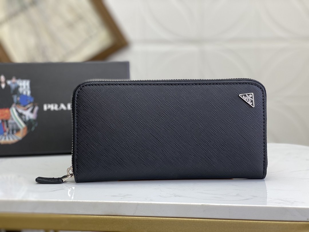 PRADA（プラダ） 財布19x12cm