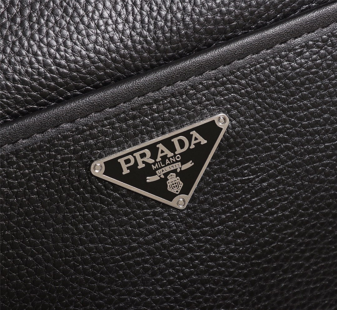 【2024】【PRADA 公式旗艦店】プラダ   ショルダーバッグ 当日出荷 好評に付き再入荷！25*27*5CM