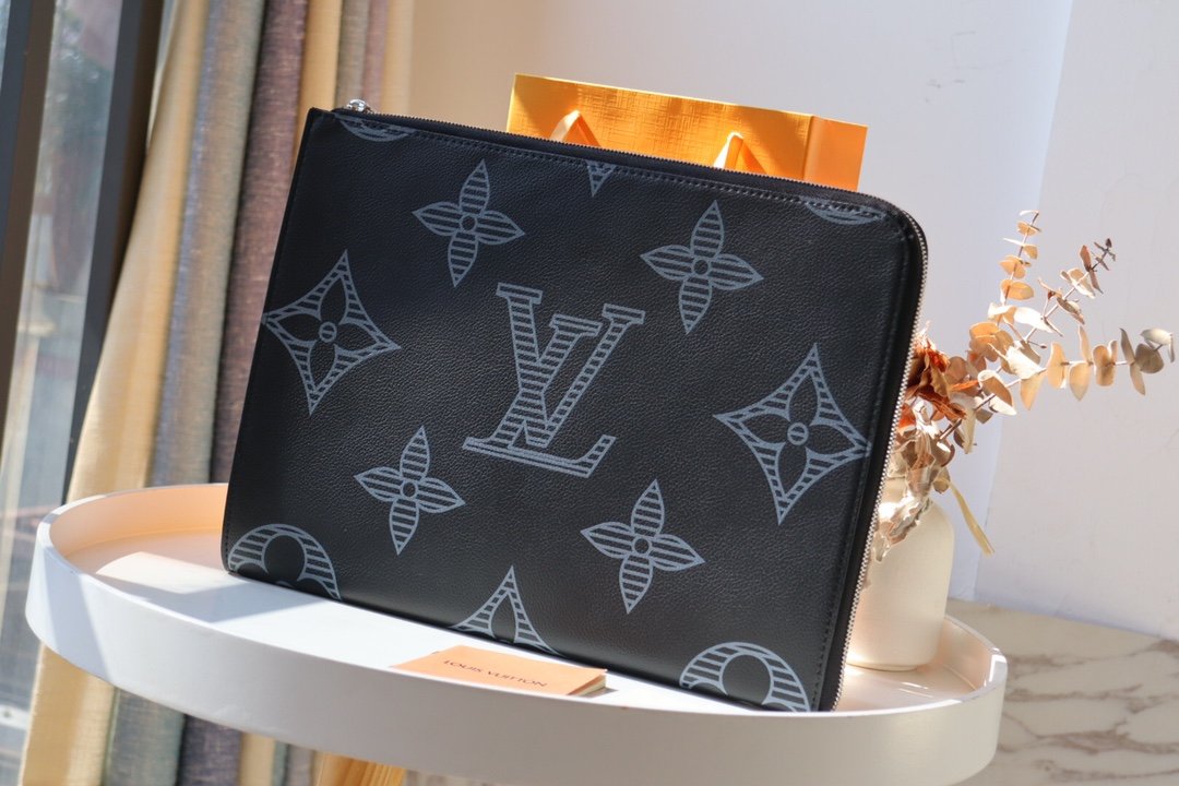 【2024】Louis Vuitton (ルイ・ヴィトン) バッグ 35x25x2 cm