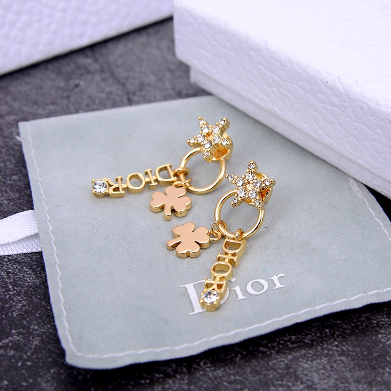 【DIOR】 ディオール   ファッションスタイルのイヤリング