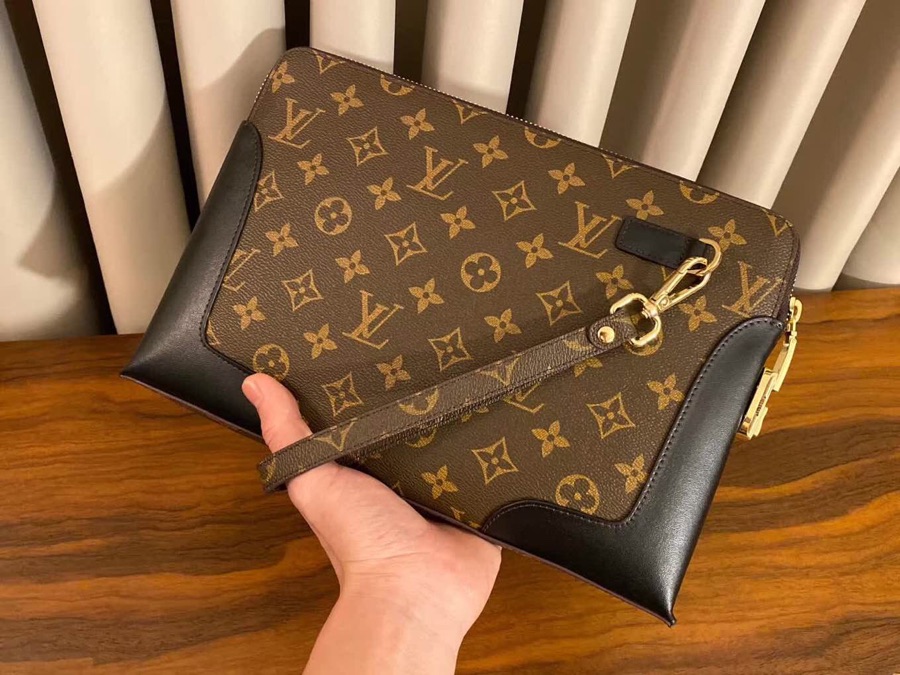 【LOUIS VUITTON  公式旗艦店】ルイヴィトン  クラッチバッグ  当日出荷 好評に付き再入荷！29*19*4CM
