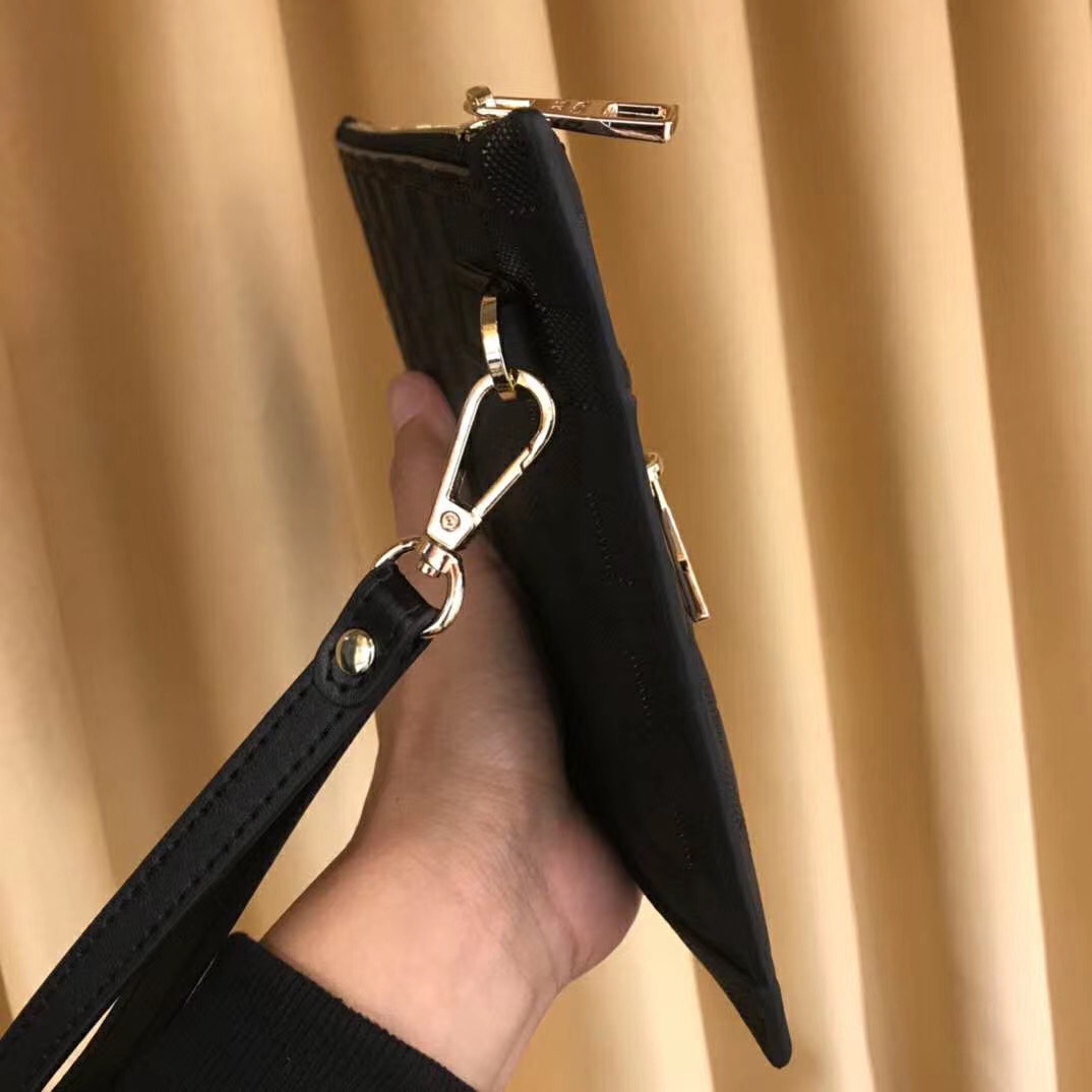 【LOUIS VUITTON 公式旗艦店】ルイヴィトン  クラッチバッグ  当日出荷 好評に付き再入荷！28*18*1CM