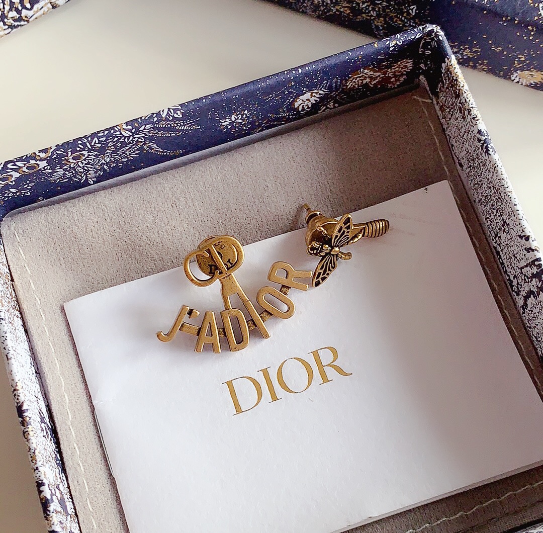 【2024】【DIOR】 ディオール   ファッションスタイルのイヤリング