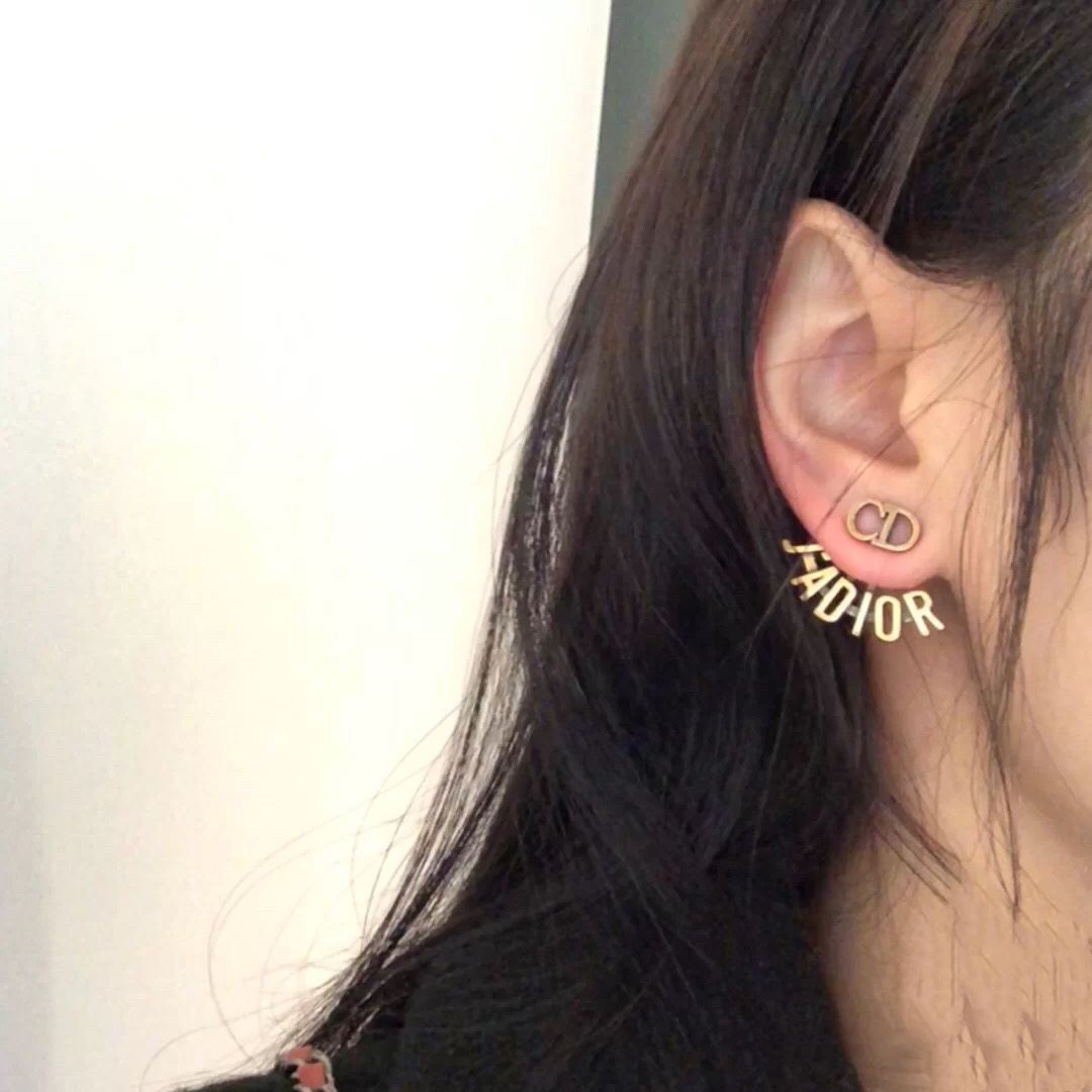 【2024】【DIOR】 ディオール   ファッションスタイルのイヤリング