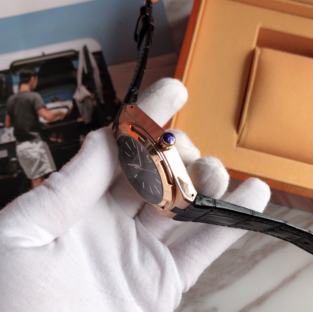 【2024】VACHERON  CONSTANTIN (ヴァシュロン・コンスタンタン)  腕時計42MM