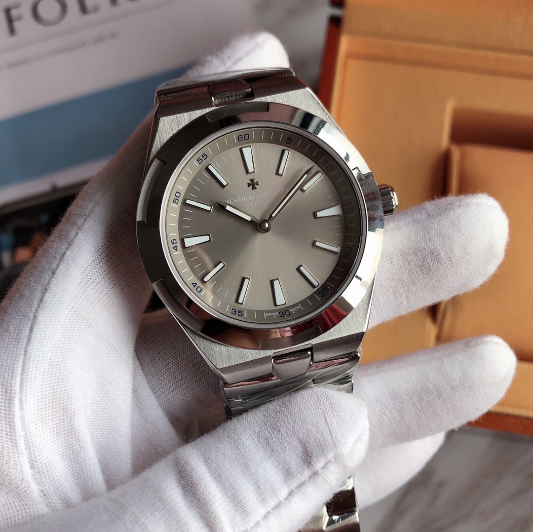 【2024】VACHERON  CONSTANTIN (ヴァシュロン・コンスタンタン)  腕時計42MM