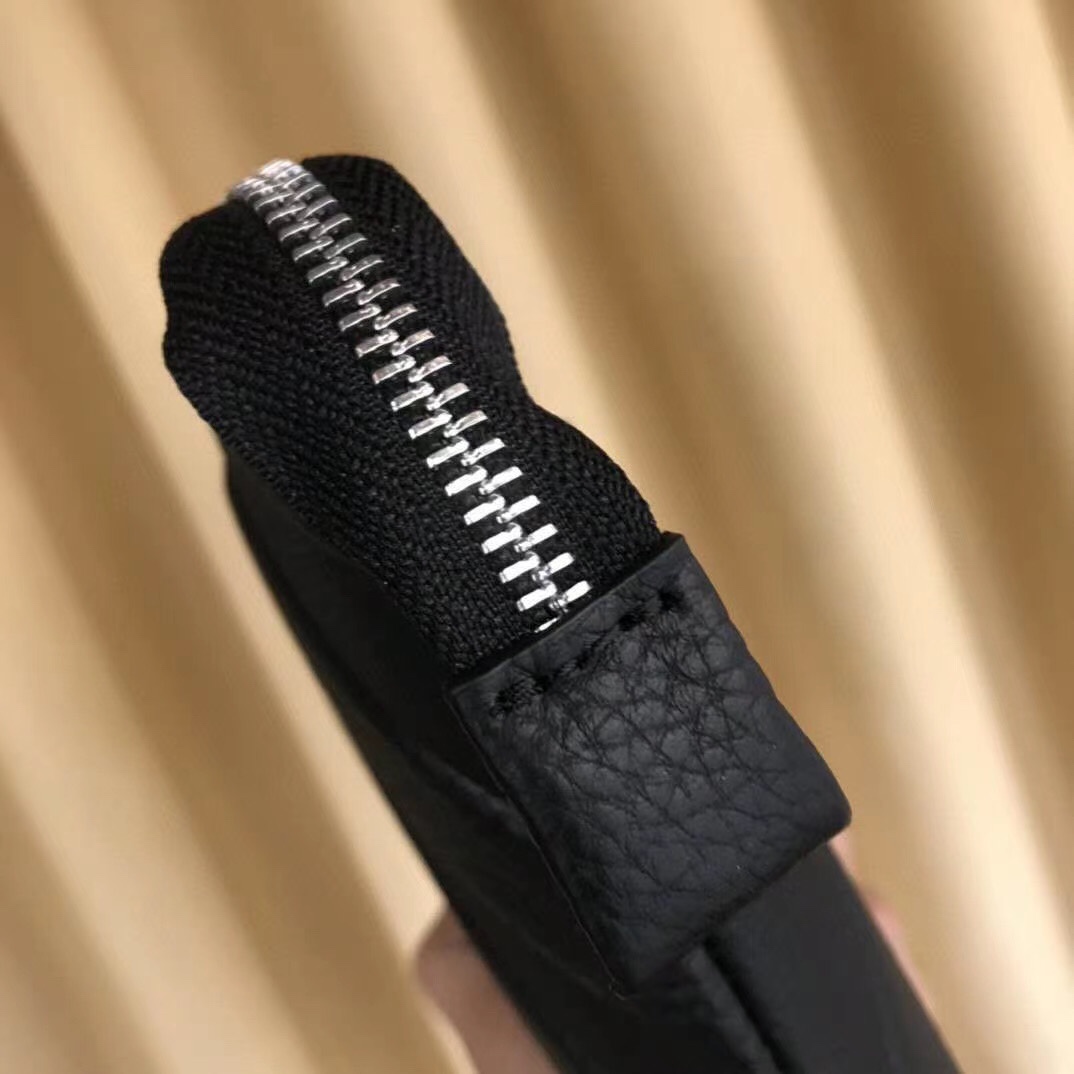 【2024】【BURBERRY 公式旗艦店】バーバリー   クラッチバッグ 当日出荷 好評に付き再入荷！29*19CM