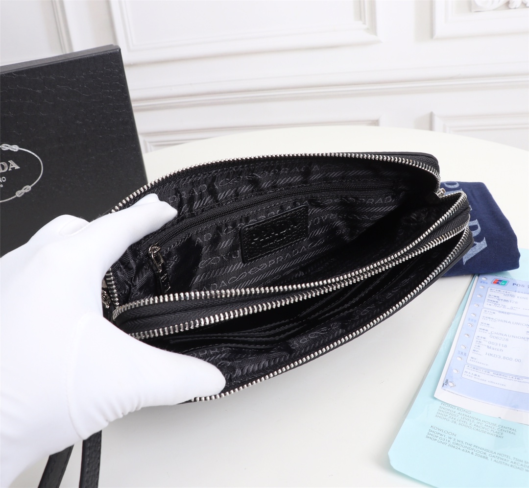 【2024】【PRADA   公式 旗艦店】プラダ  クラッチバッグ当日出荷 好評に付き再入荷！24*14*5CM